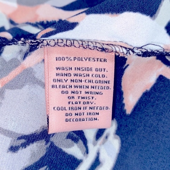 Juicy couture floral top size large - Picture 7 of 9